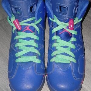 Size 6.5y But Also Fits Size 8 Womens